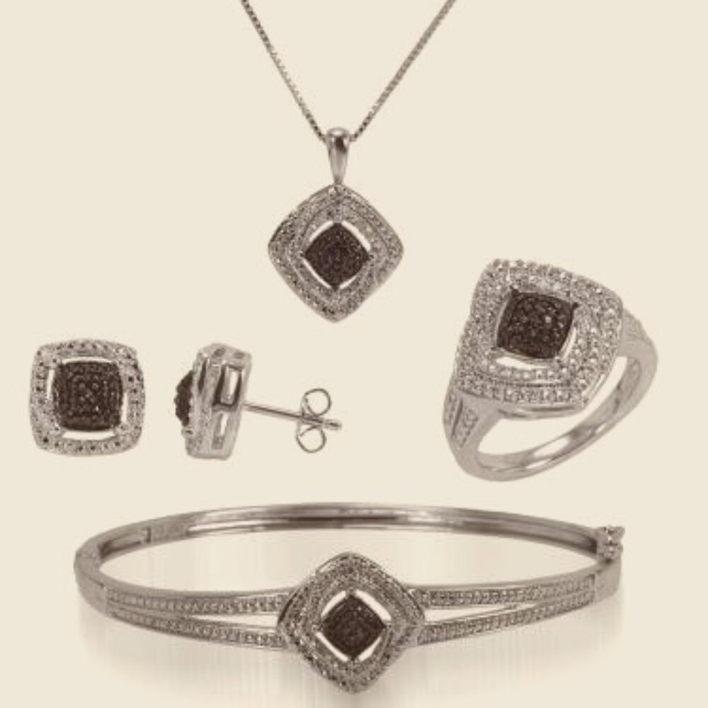 Beautiful Women's Silver Plated 1/4 CTW Diamonds Necklace, 4pcs